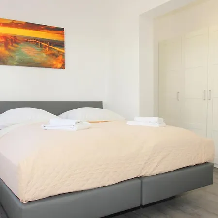 Residenz Clara Sophia Fewo 03 Strandnah Апартаменты Остзебад Бинц